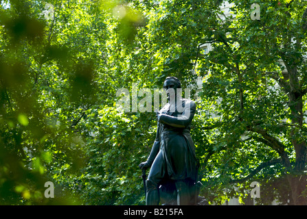 Statua del generale Sir James Outram progettato nel 1871 dal nobile Matteo in Victoria Embankment Gardens a Londra REGNO UNITO Foto Stock