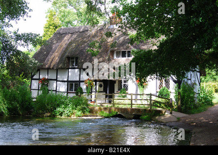 Antica del XIII secolo Fulling Mill, New Alresford, Hampshire, Inghilterra, Regno Unito Foto Stock