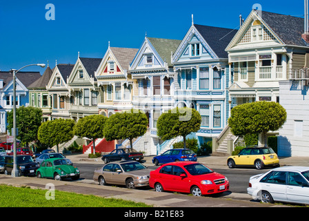 San Francisco, California. "Painted Ladies' case vittoriane a 'Alamo Square'. Foto Stock