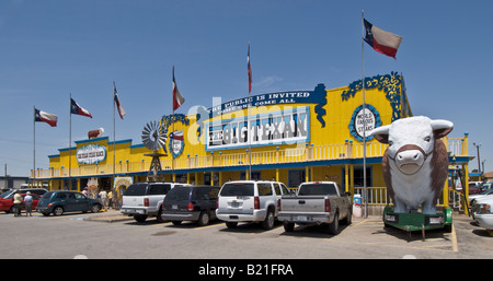 Texas Amarillo Big Texan Steak Ranch ristorante vetroresina gigante Hereford sterzare Foto Stock