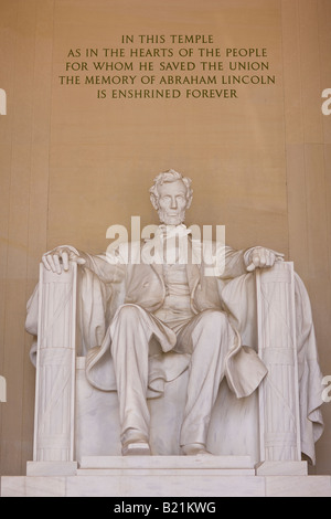 WASHINGTON DC - Statua di Abraham Lincoln, il Lincoln Memorial, situato sul National Mall Foto Stock