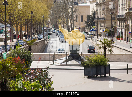 La principessa Diana Memorial non ufficiale alla fine la principessa di Galles Place de l'Alma Parigi Francia Europa UE Foto Stock