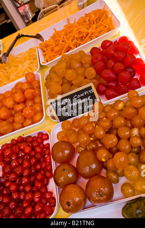 Conserve di frutta, Cours Saleya mercato, la città vecchia di Nizza, Sud Francia Foto Stock