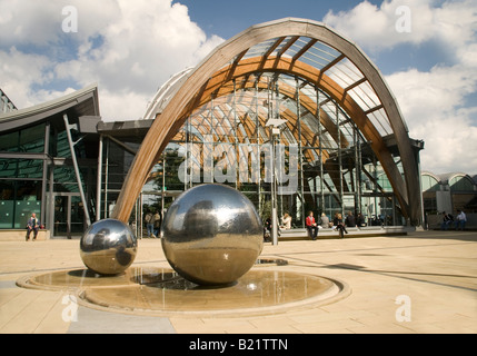 I giardini invernali e piazza San Paolo, Sheffield City Centre Foto Stock