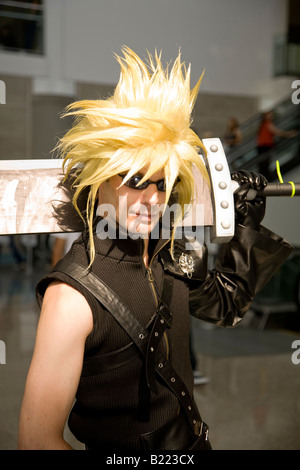 Anime Expo 2008 Los Angeles Convention Centre dal 4 luglio 2008 Anime Fan vestito come Cloud Strife da Final Fantasy 7 Foto Stock