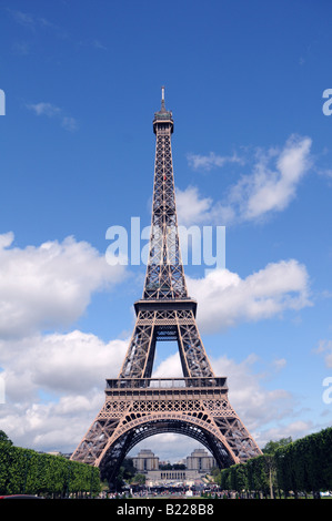 Vista generale della torre Eiffel, Parigi Foto Stock