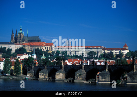 Il Ponte di Carlo e Hradcany Praga Repubblica Ceca Foto Stock