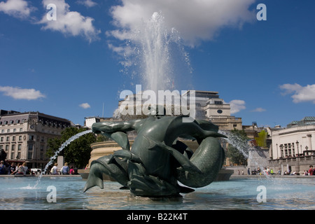 Trafalgar square nelsons column fontana Foto Stock