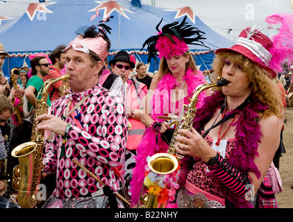 Il Ambling Brass Band festival di Glastonbury Pilton Somerest UK Europa Foto Stock