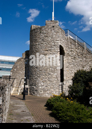 Vecchie mura vicino al West Quay, Southampton, Regno Unito Foto Stock