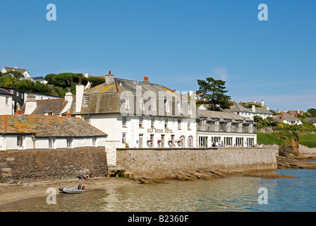 Rosevine hotel si affaccia sulla baia e il porto di st.mawes in cornwall, Regno Unito Foto Stock