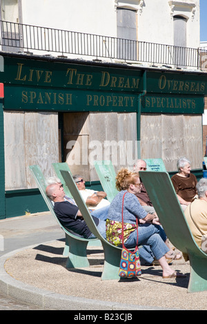 Vivi il sogno d'oltremare proprietà spagnola agenti immobiliari in Porthcawl UK chiuso a causa del credit crunch e recessione Foto Stock