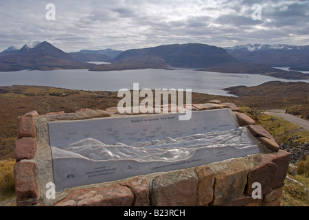 Guardando in alto Loch Torridon dal di sopra Inveralligin regione delle Highlands Scozzesi Aprile 2008 Foto Stock