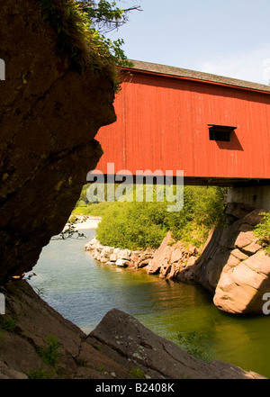 Canada New Brunswick Punto Rosso Wolfe ponte coperto di Fundy National Park vicino al Alma Baia di Fundy Foto Stock