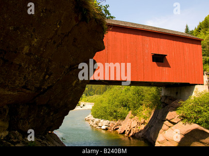 Canada New Brunswick Punto Rosso Wolfe ponte coperto di Fundy National Park vicino al Alma Baia di Fundy Foto Stock