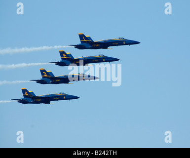 Blue Angels F18 getti 1 attraverso 4 in maniera molto stretta la formazione a una flotta settimana 2006 San Francisco CA Foto Stock