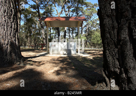 Barbecue esterno Diga di cataratta Appin Nuovo Galles del Sud Australia Foto Stock