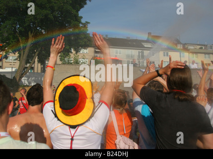 Tifosi tedeschi durante la visualizzazione pubblica del gioco nella città di Colonia per la Coppa del Mondo FIFA Vs Germania Svezia Foto Stock