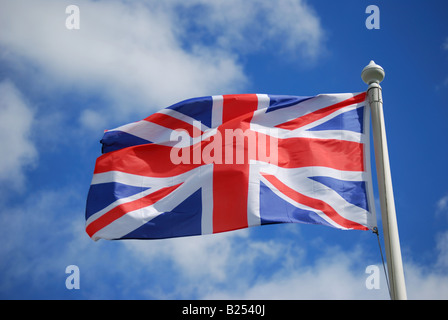Union Jack vola su flagpole, City of Westminster, Greater London, Inghilterra, Regno Unito Foto Stock