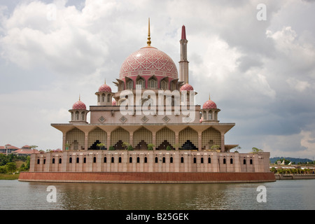 La moschea di Putra, Putrajaya, Malaysia Foto Stock