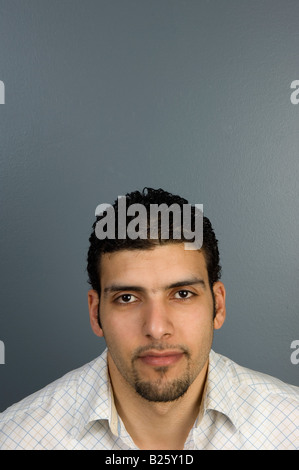 Ritratto di un giovane arabo Medio uomo orientale Foto Stock