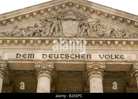 Dem Deutschen Volke (il popolo tedesco), scritto il parlamento tedesco Foto Stock