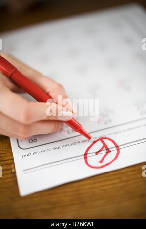 Insegnante di scrittura di grado F sul foglio di lavoro Foto Stock