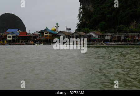 Baia di Phang Nga Koh Pannyi Gypsy,villaggio mussulmano , Isola , della Thailandia Foto Stock