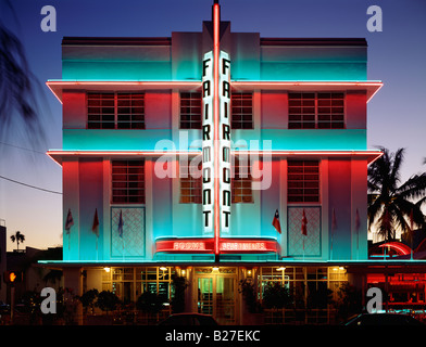 FAIRMOUNT HOTEL al tramonto, rinnovato edificio art deco, Miami Beach, Florida, Stati Uniti d'America Foto Stock