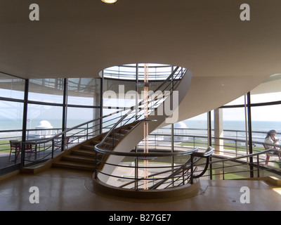 La scala a chiocciola in il modernista De La Warr Pavilion Stroud SUSSEX REGNO UNITO Foto Stock