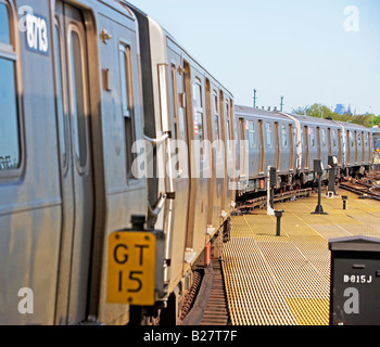 Treno della metropolitana di New York City, New York, Stati Uniti Foto Stock