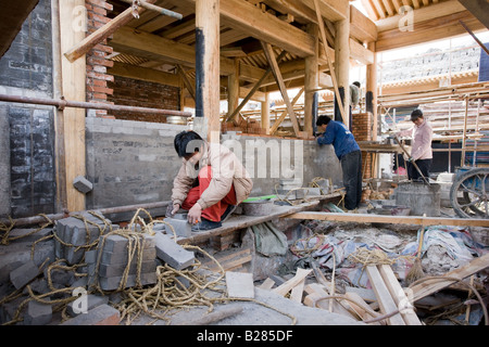 Casa essendo costruito nella zona di conservazione Area Hutong di Pechino CINA Foto Stock