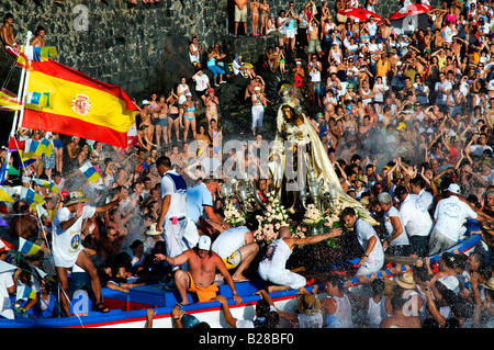 La Embarcacion de la Virgen del Carmen (mare-impostazione della Vergine Carmen) in Puerto de la Cruz Tenerife Spagna Foto Stock