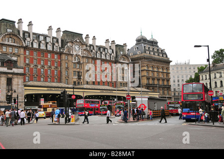 La stazione ferroviaria di Victoria, London, Regno Unito Foto Stock