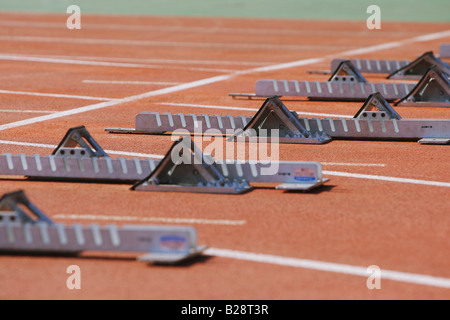 Via Campo e blocchi di partenza alla linea di partenza Foto Stock