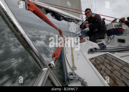 Yacht racing intorno all'Isola di Wight Gran Bretagna Foto Stock