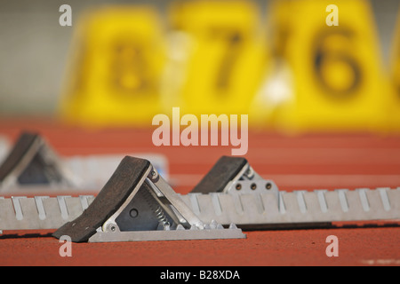 Via Campo e blocchi di partenza alla linea di partenza Foto Stock