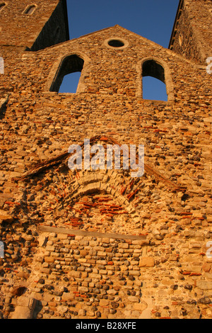 Torri gemelle della Chiesa Reculver vista da ovest. Un forte romano circondato questo sito Foto Stock