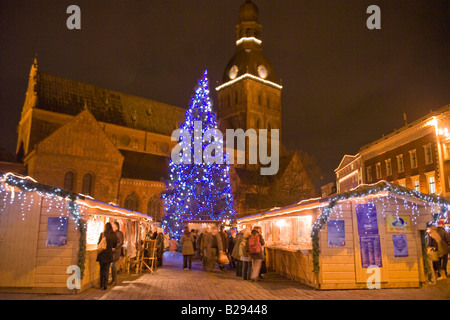 Mercatino di Natale di Riga Lettonia Data 11 02 2008 Ref ZB693 110474 0026 credito obbligatoria World Pictures Photoshot Foto Stock