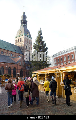 Mercatino di Natale di Riga Lettonia Data 11 02 2008 Ref ZB693 110474 0150 credito obbligatoria World Pictures Photoshot Foto Stock