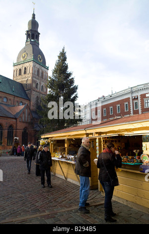 Mercatino di Natale di Riga Lettonia Data 11 02 2008 Ref ZB693 110474 0151 credito obbligatoria World Pictures Photoshot Foto Stock