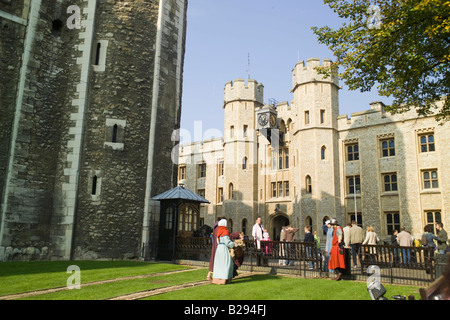 Drammatica inactment nuovamente la Torre di Londra London Inghilterra England Foto Stock