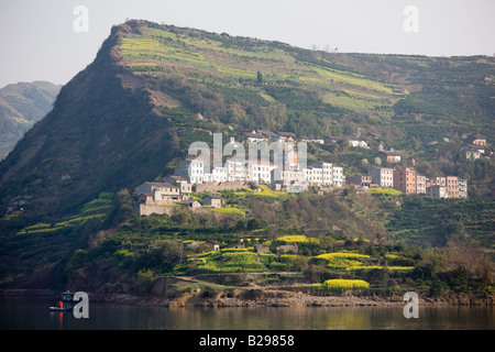 Nuova città costruita per ri home cinese europee come parte della diga delle Tre Gole progetto sul Fiume Yangtze in Cina Foto Stock