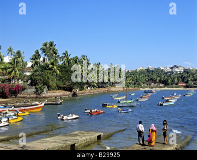 Dona Paula porto dello Stato di Goa India Data 15 06 2008 Ref ZB548 115573 0080 credito obbligatoria World Pictures Photoshot Foto Stock