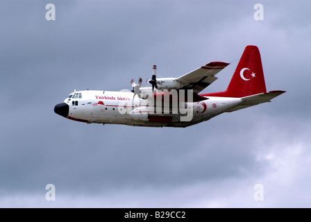 TURKISH AIR FORCE C-130 Hercules del bagno turco stelle Aerobatic Team Foto Stock