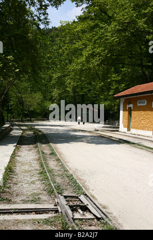 Grecia Tessaglia Milies sulle pendici del monte Pelion restaurato Ano Gatzea stazione ferroviaria Foto Stock