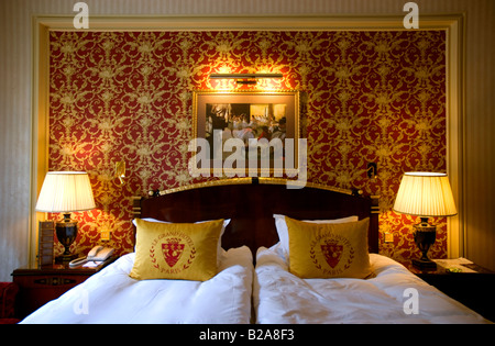 Interno di una camera per gli ospiti di Le Grand hotel Intercontinental Paris Francia France Foto Stock