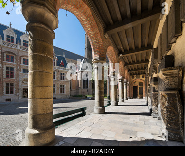 Bruges, Belgio. Museo Gruuthuse cortile nel centro della città vecchia. Foto Stock