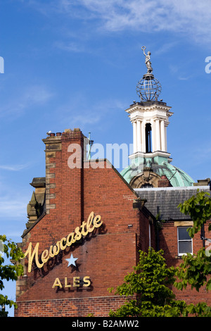 Regno Unito Tyne and Wear Sunderland High Street West Empire Theatre Edwardian torre esterna Foto Stock