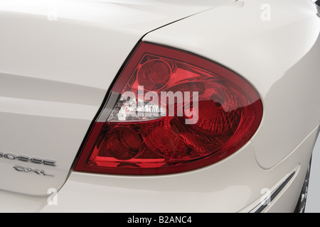 2008 Buick LaCrosse CXL in bianco - Luce di coda Foto Stock